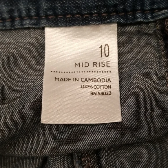 Old Navy Chambray Shorts - Picture 4 of 4